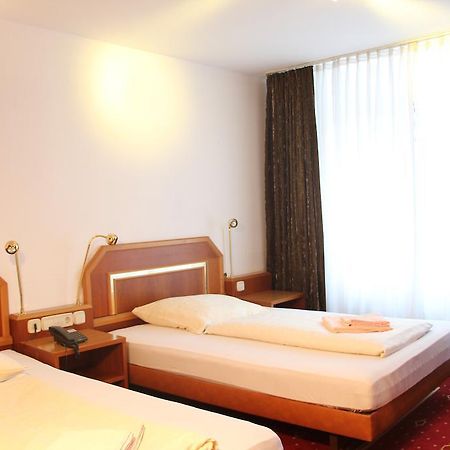 Wali'S Hotel Билефельд Экстерьер фото