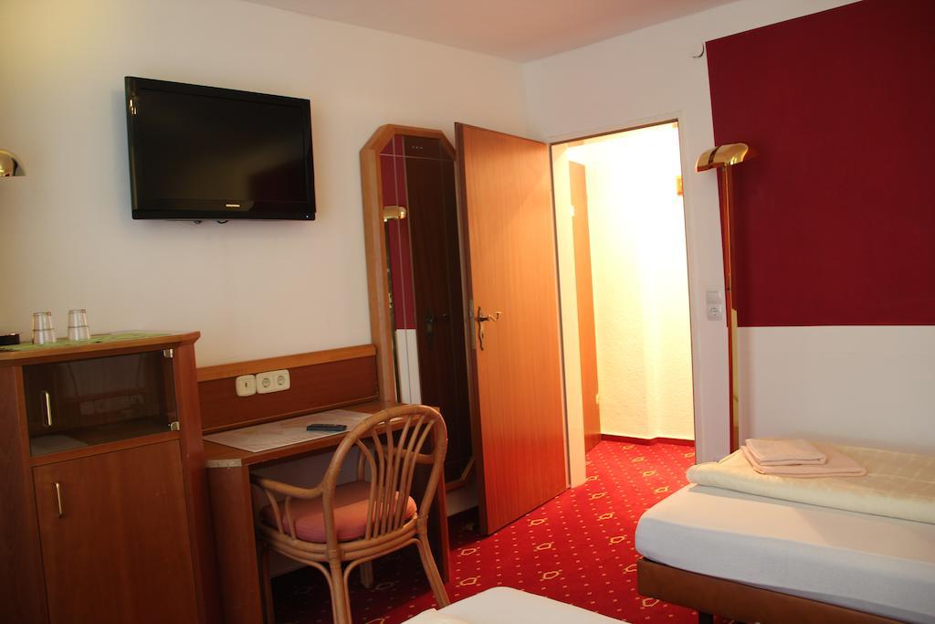 Wali'S Hotel Билефельд Экстерьер фото