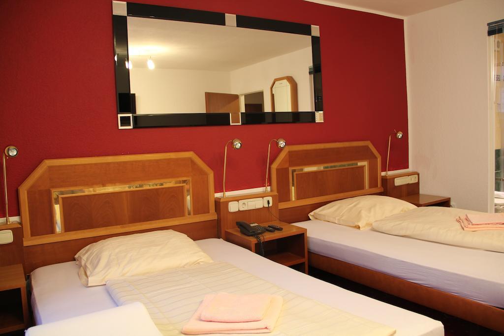 Wali'S Hotel Билефельд Номер фото