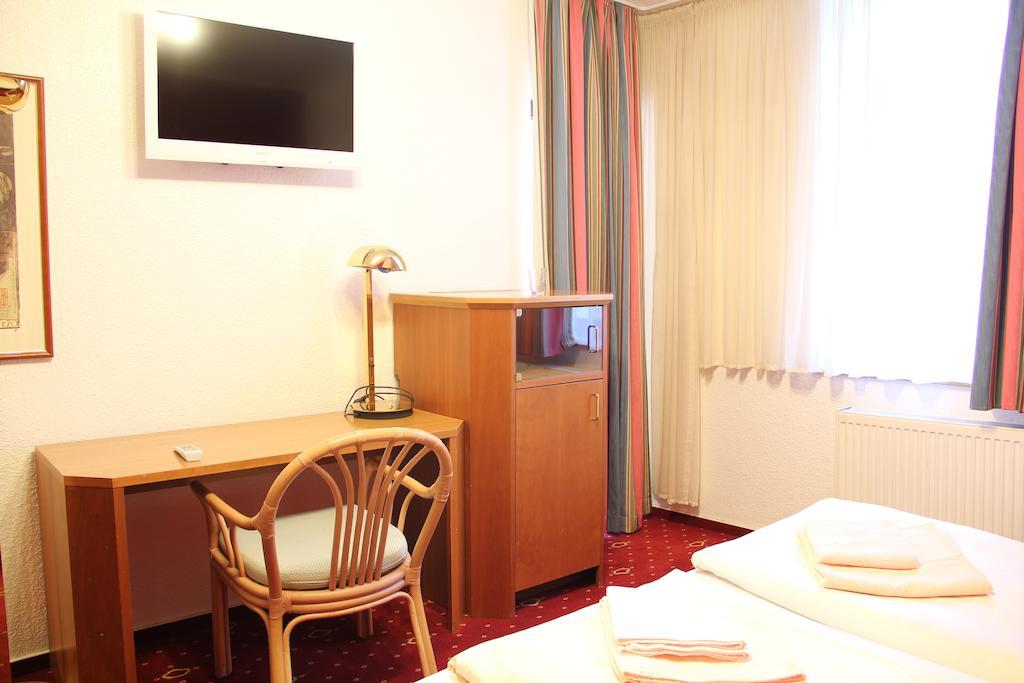 Wali'S Hotel Билефельд Номер фото